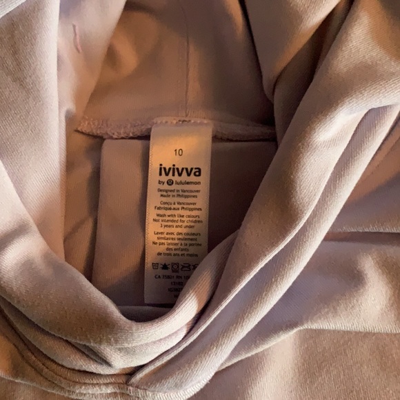 Soft purple ivivva size 10 hoody - Picture 2 of 3